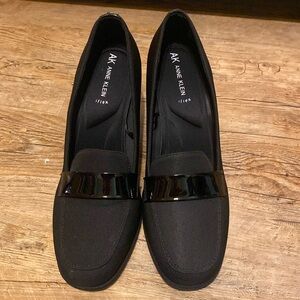 EUC Size 9.5 Anne Klein Workplace Heels